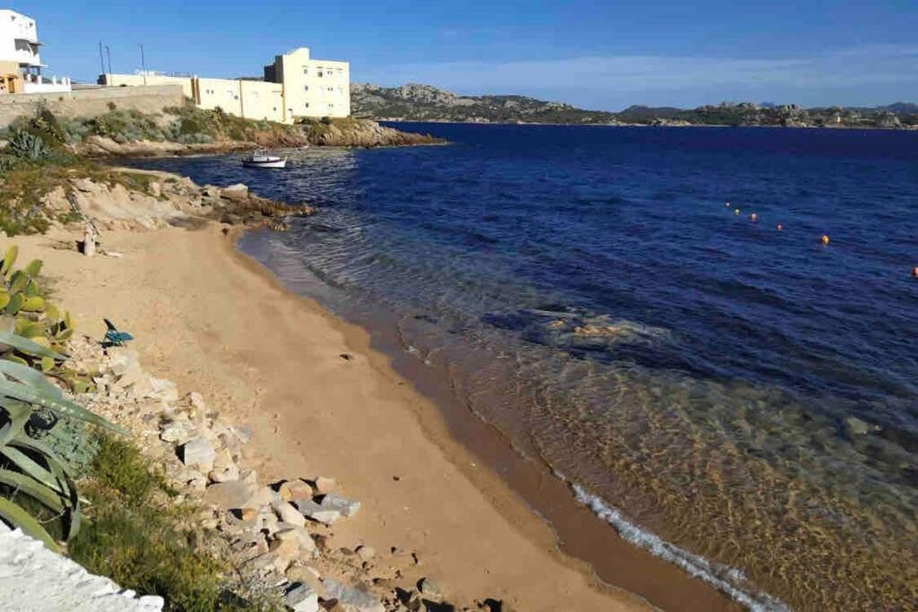 Appartement Casa Maddalenina Con Giardino, Vicino Al Mare! à La Maddalena  Extérieur photo