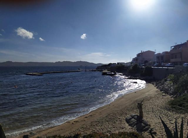 Appartement Casa Maddalenina Con Giardino, Vicino Al Mare! à La Maddalena  Extérieur photo